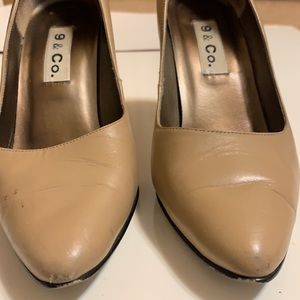 9 & Co. SZ 5.5 M, HIGH HEELS, TAN MADE IN BRAZIL
